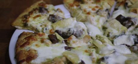 GTs pesto chicken pizza