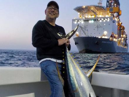 Tuna intimidator