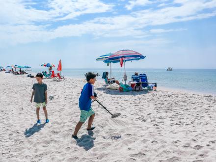 Kids Playing on Gulf Shores Family-Friendly Beach