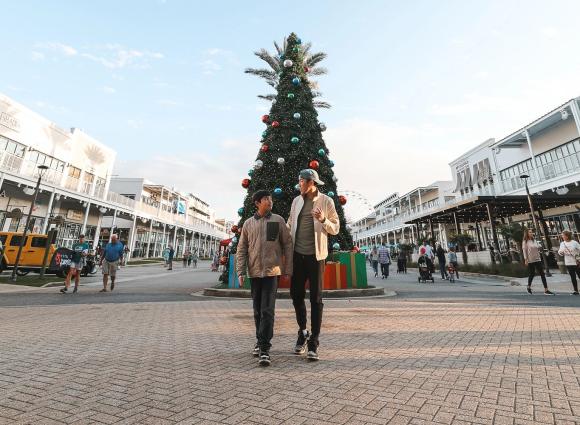 Family at The Wharf during Christmas